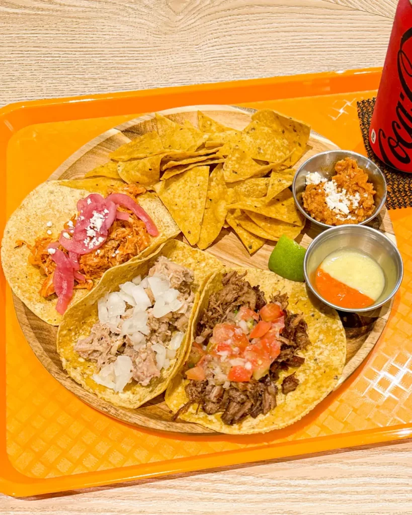 KITADE TACOS ふかや花園プレミアムアウトレット店のタコス3ピース(チキン・ポーク・ビーフ)＋チップス【埼玉・深谷】