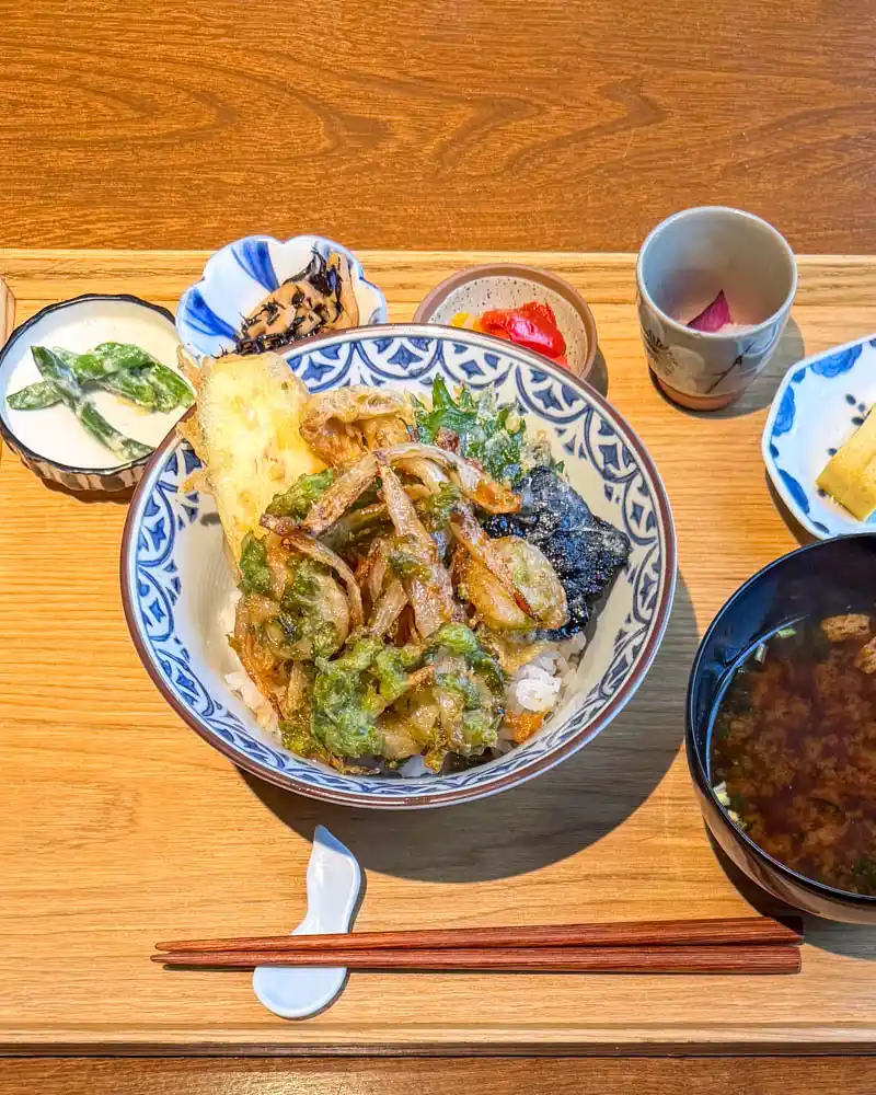 グルテンフリーレストラン みちのり亭 名古屋駅前の海老のかき揚げ丼御膳【愛知・名古屋】
