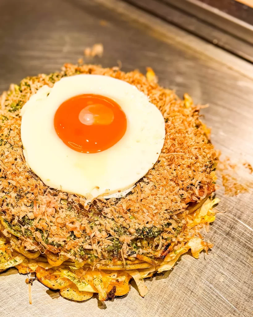 芦屋 お好み焼き ねぎ焼き 寛 中目黒店のモダン焼き ブタ【東京・中目黒】