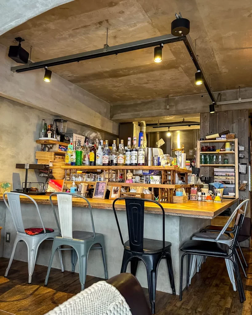 Uncharmecafe(アンシャルムカフェ)の店内【東京・府中】