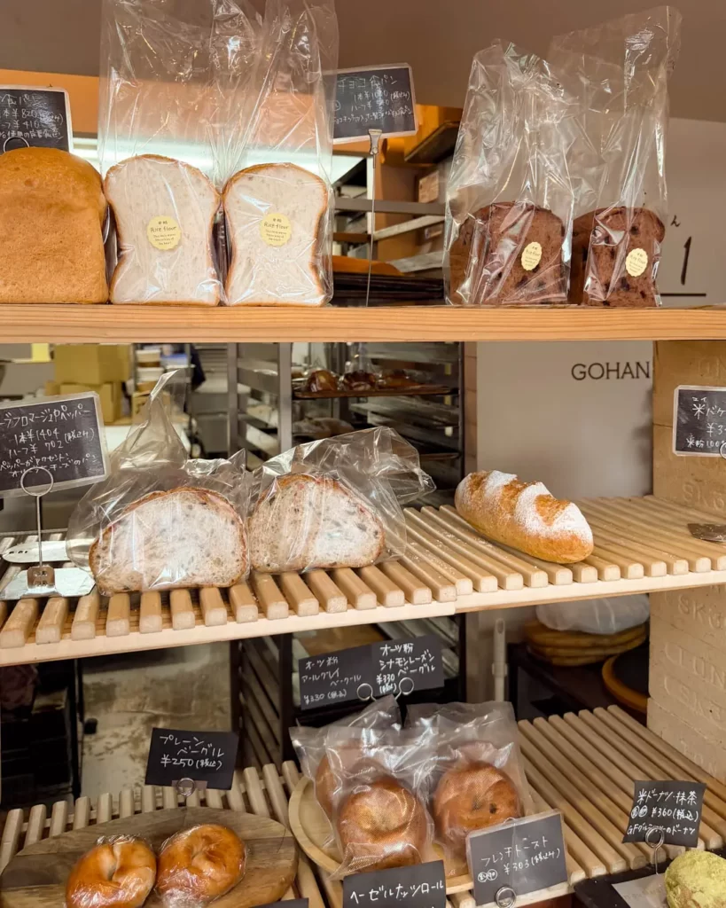 5 1/2 GOHAN BAKERY(ごはんベーカリー)の店内【東京・三鷹】