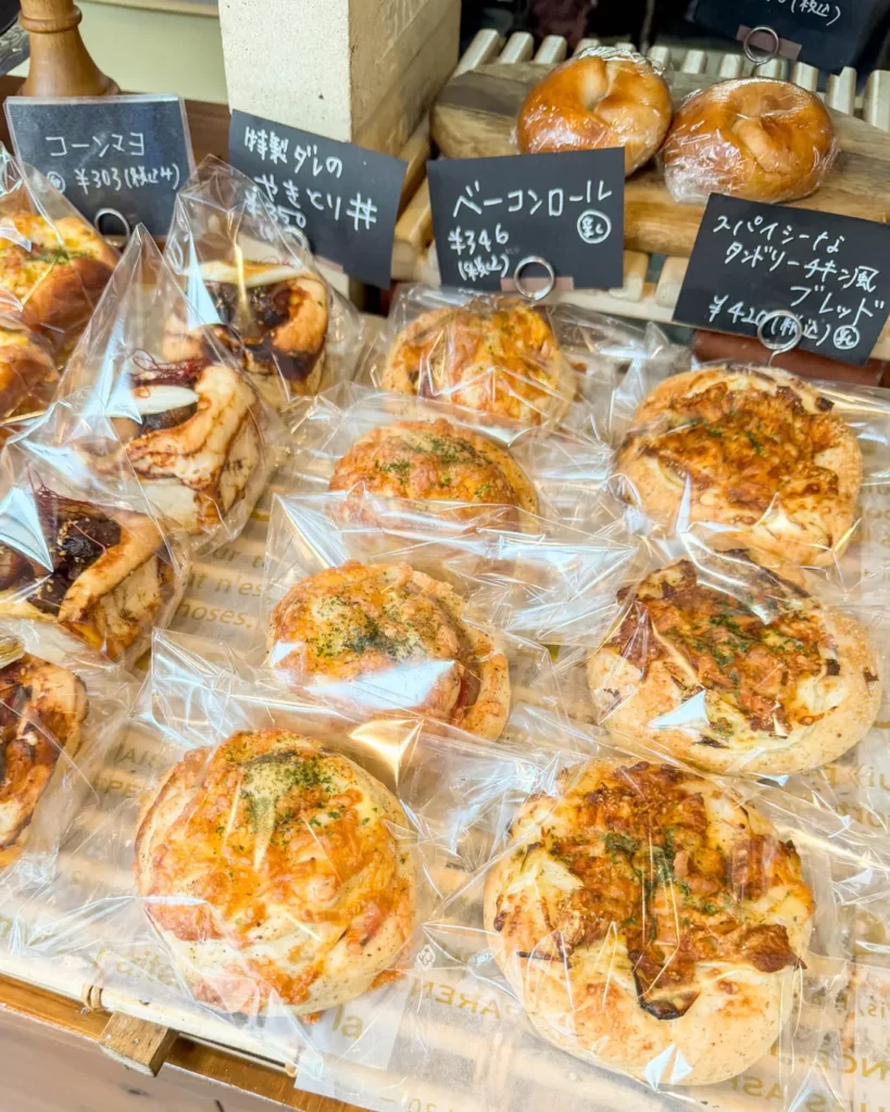 5 1/2 GOHAN BAKERY(ごはんベーカリー)の店内【東京・三鷹】