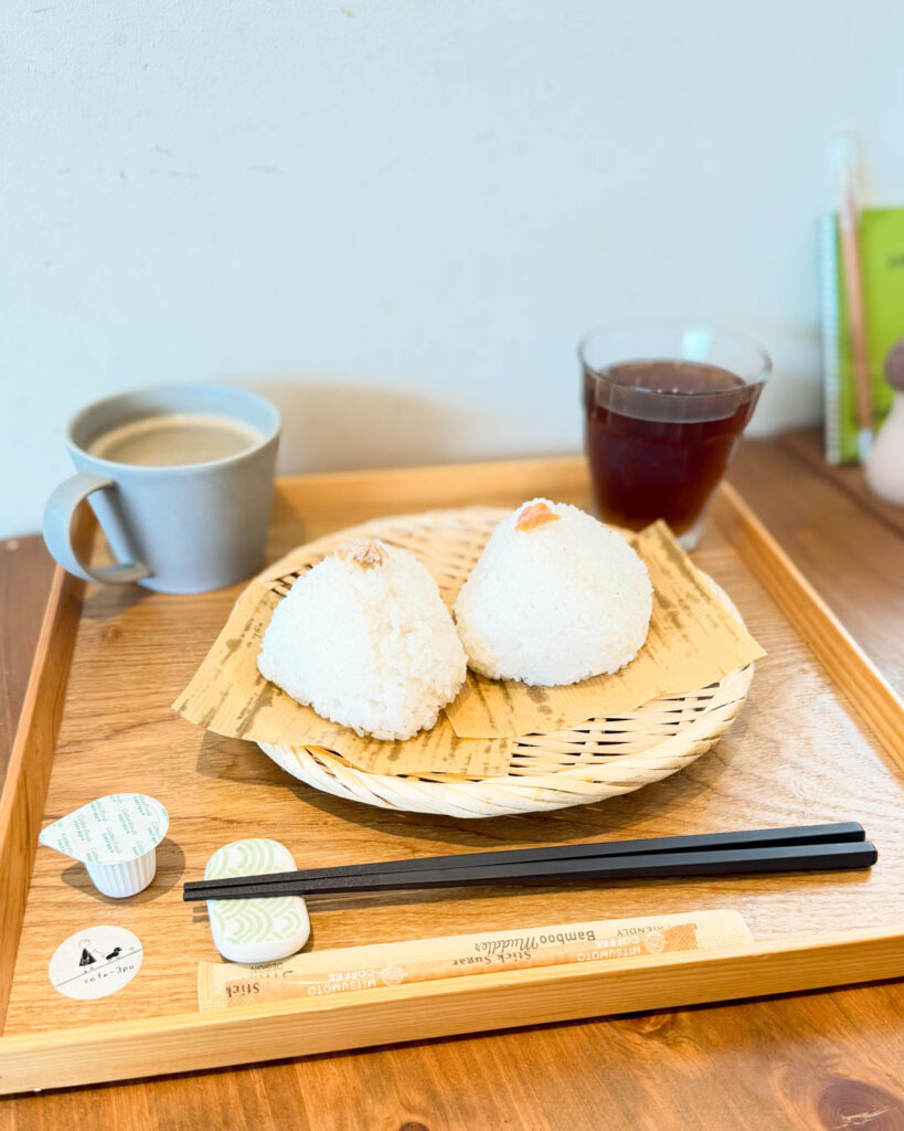 発酵キッチン Cafe-3poのおにぎり 鮭とツナマヨ【東京・府中】
