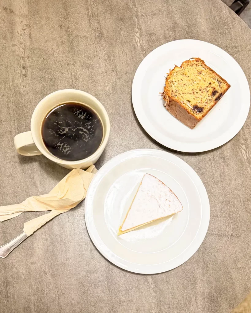 sankaku(サンカク)のバナナケーキとマンゴーケーキ【東京・中央区 日本橋】