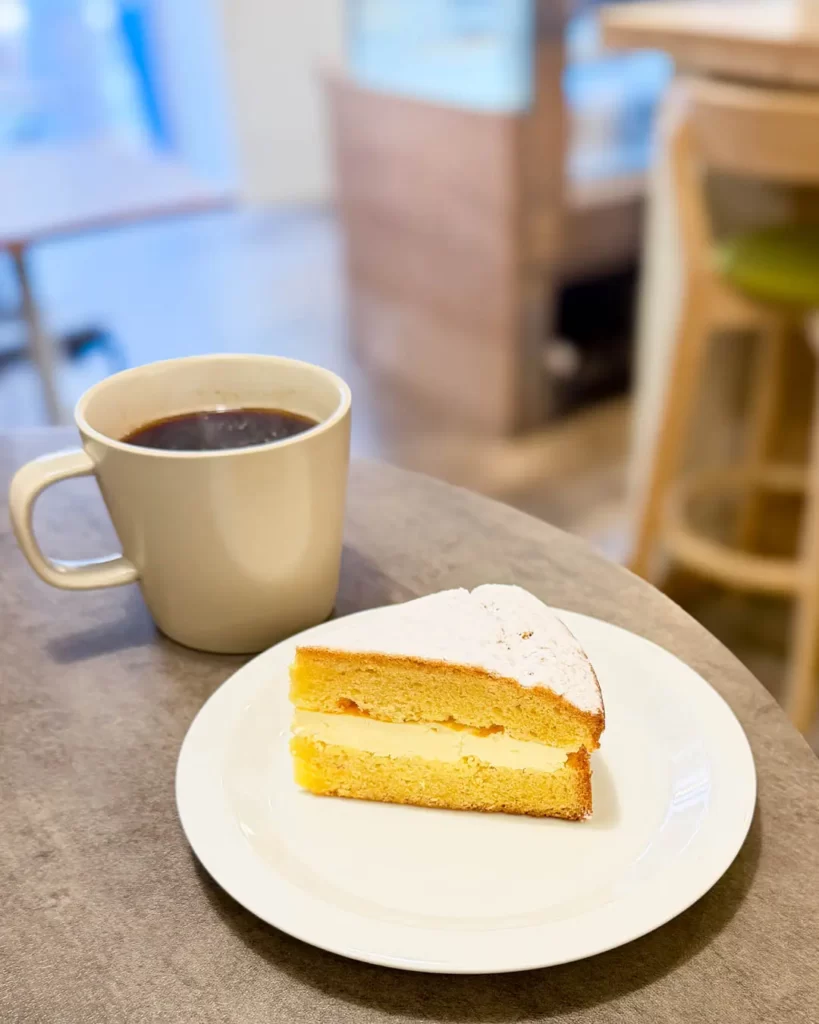 sankaku(サンカク)のマンゴーケーキ【東京・中央区 日本橋】
