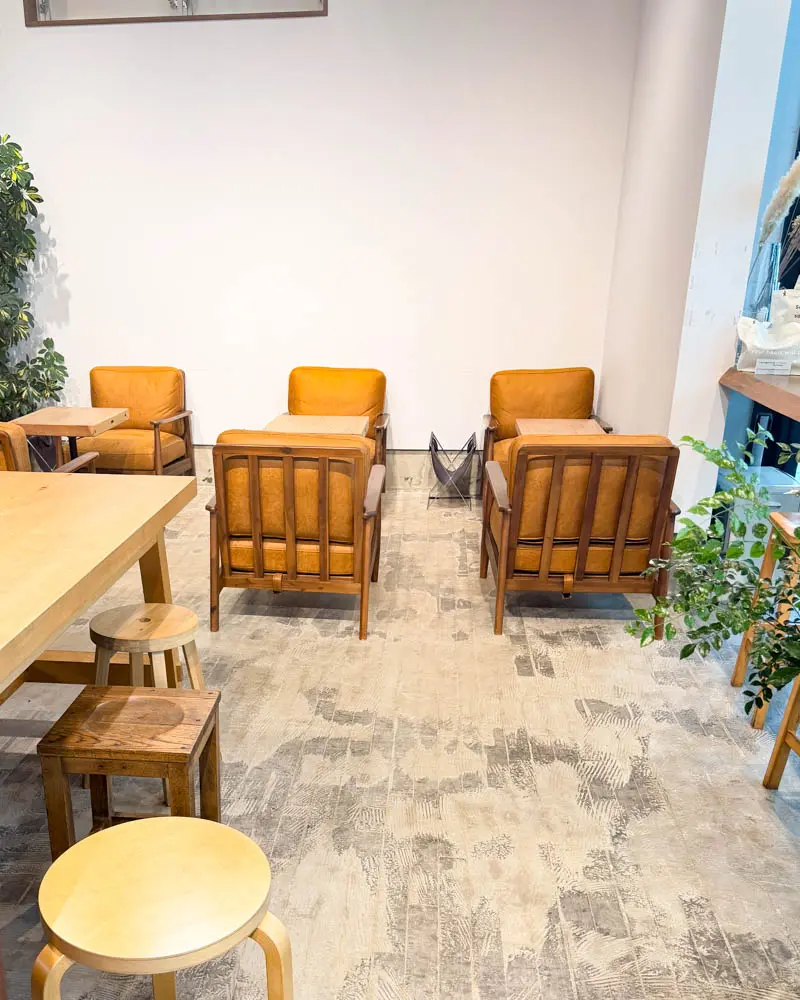 南陽バウムクーヘン こおどり庵（KŌDRIAN）のカフェの店内【山形・南陽市】